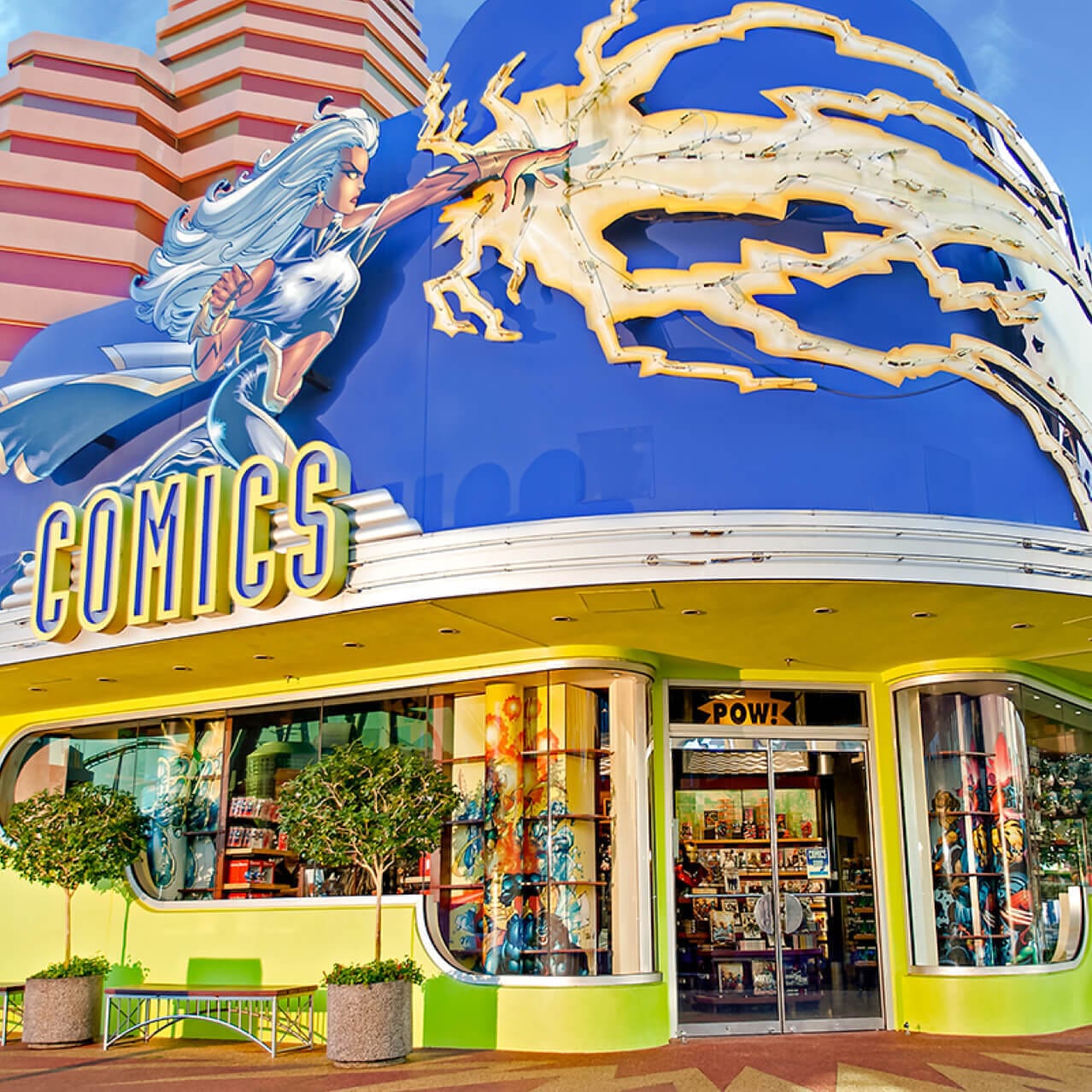 Exterior view of the Islands of Adventure Comic Book stoore