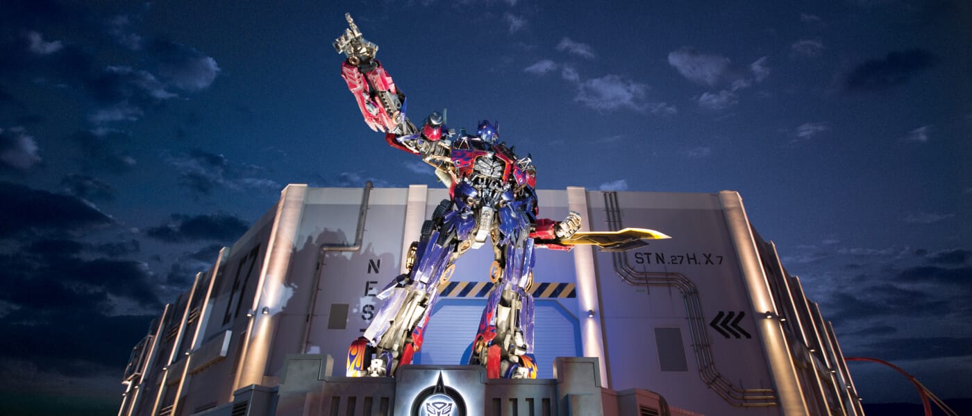 A large Transformer pointing off into the distance