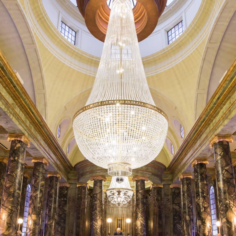 Harry Potter and the Escape from Gringotts Fast Fact Image 2 of massive chandelier inside Gringotts bank.