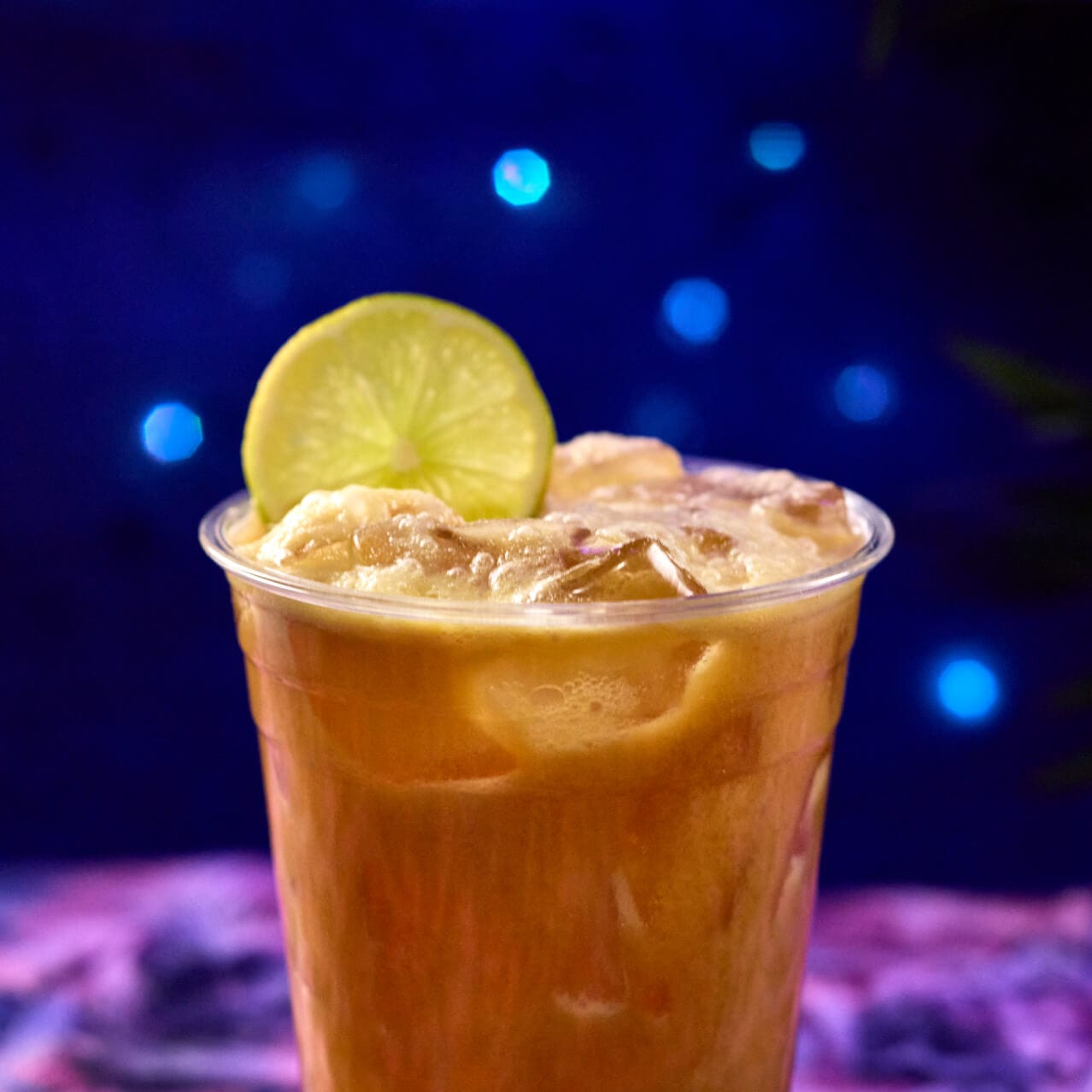 Branca Colada, un coctel con ron, jugo de lima, jugo de piña, puré de maracuyá y crema de coco, disponible en CelesTiki.
