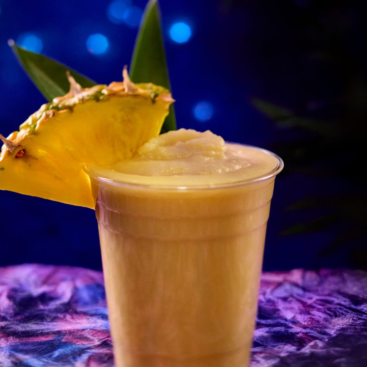 Frozen Piña Colada, una mezcla de ron, jugo de limón, crema de coco y jugo de piña, y una pizca de sal ahumada, disponible en CelesTiki en Celestial Park.