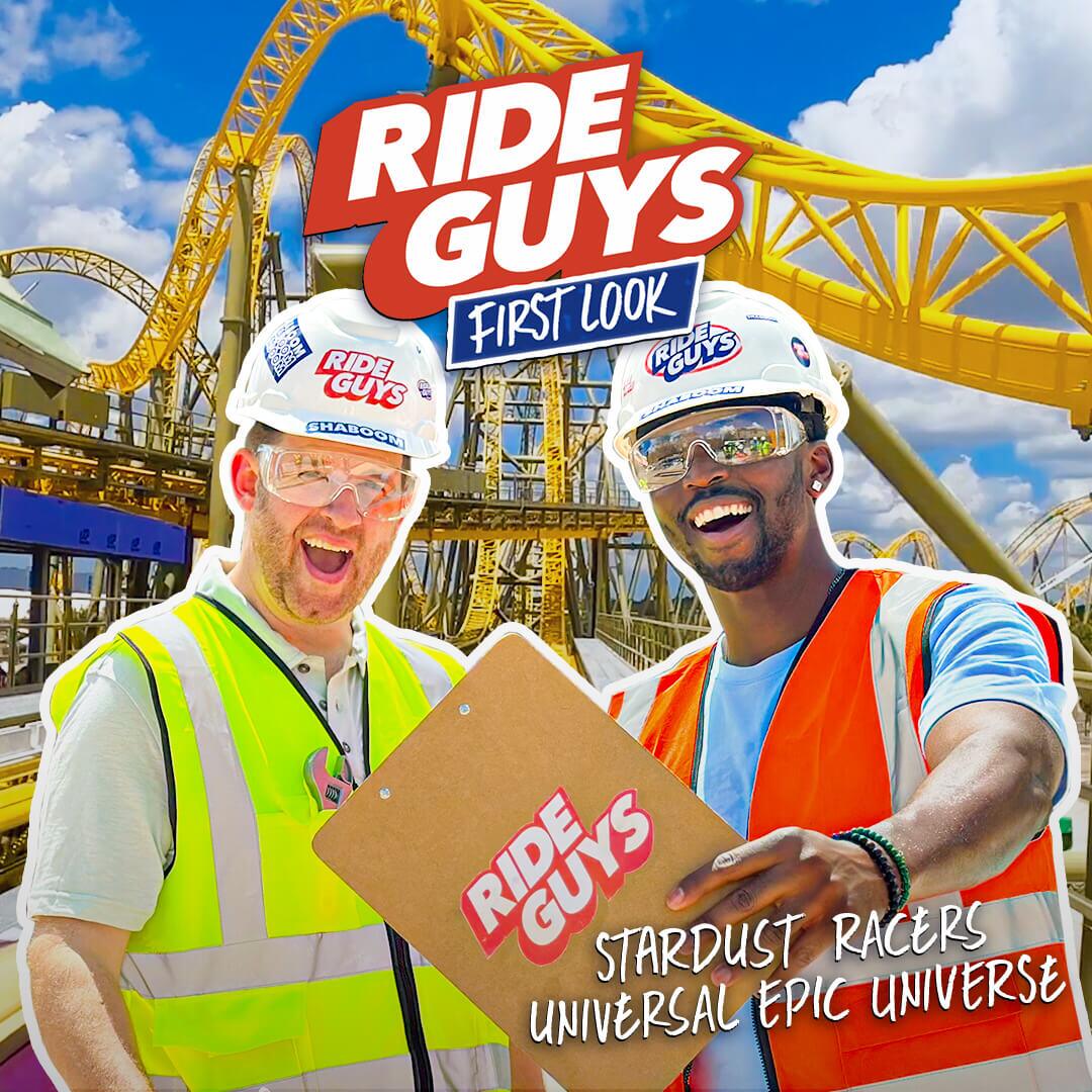 Los Ride Guys usando cascos de protección frente a la montaña rusa Stardust Racers en Celestial Park de Universal Epic Universe.
