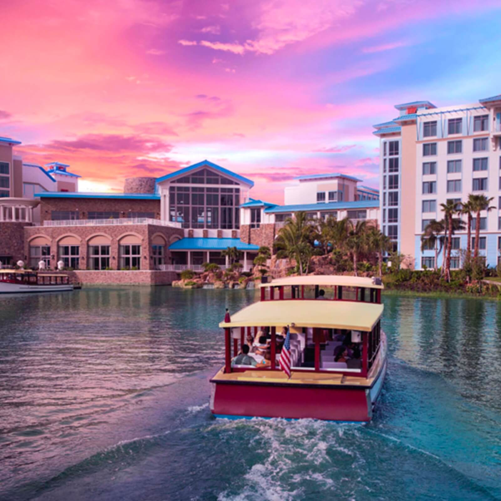 Taxi acuático de cortesía desde Loews Sapphire Falls Resort