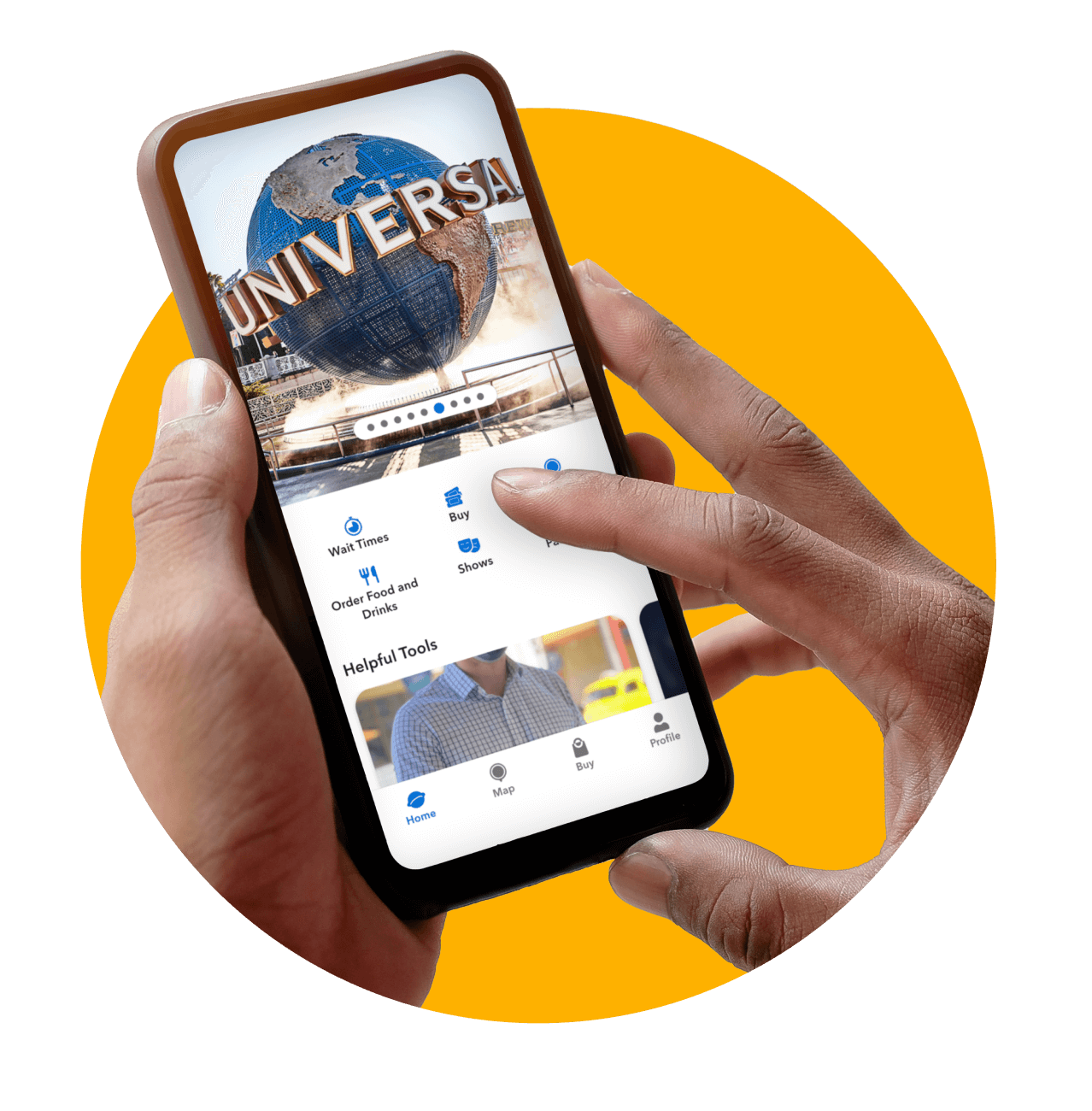 Una mano sostiene un teléfono que muestra la pantalla de inicio de la Aplicación Universal Orlando Resort.