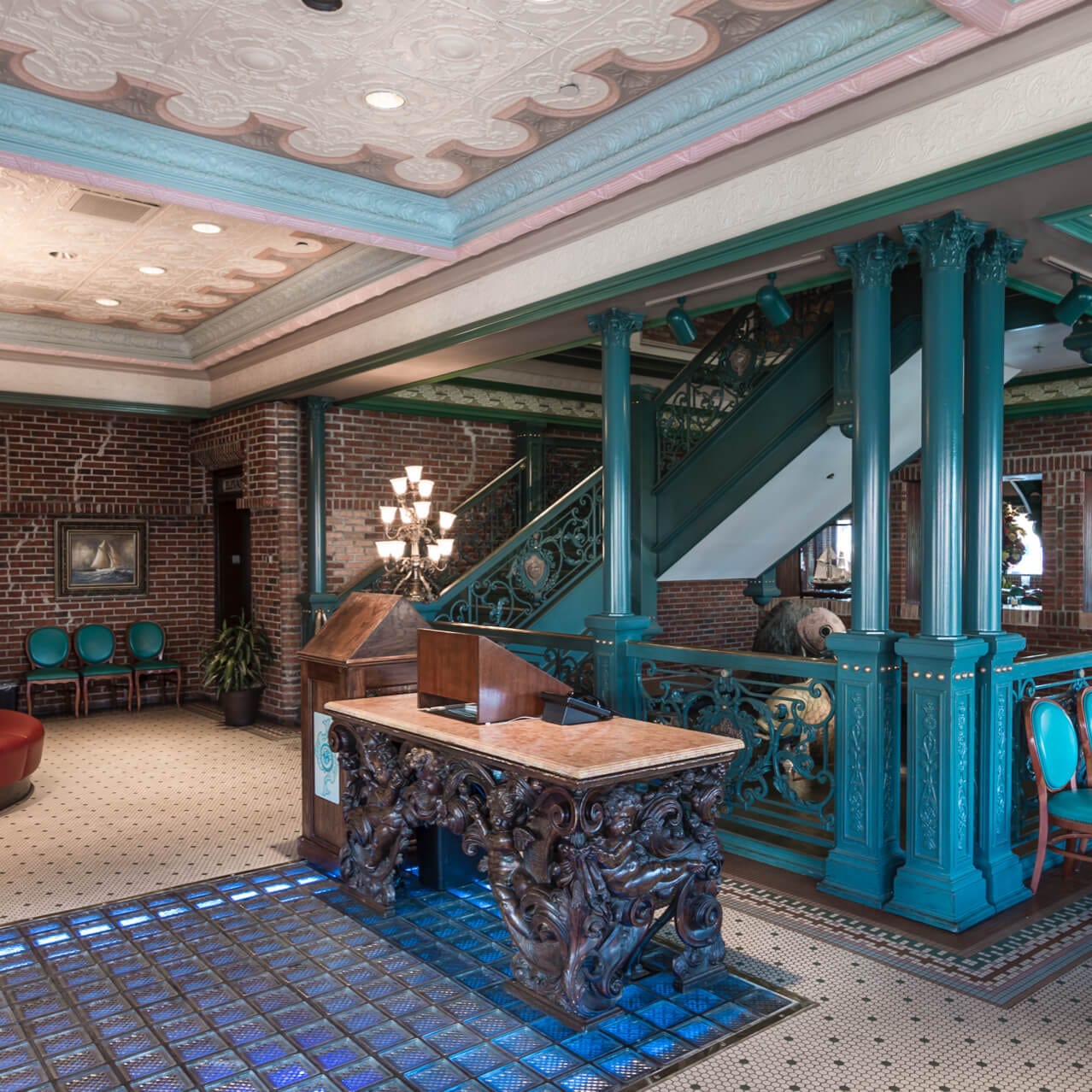El interior de Lombard’s Seafood Grille, inspirado por elegancia clásica, en Universal Studios en Orlando.