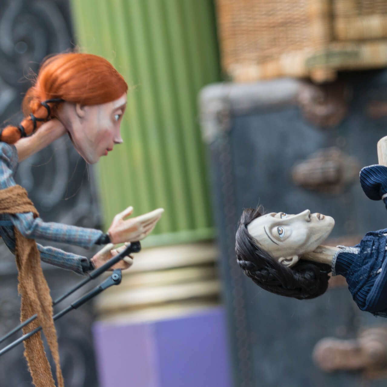 Un momento traumático presentado por intérpretes y títeres del espectáculo en vivo, Beedle the Bard en Diagon Alley de The Wizarding World of Harry Potter en Universal Studios de Orlando.