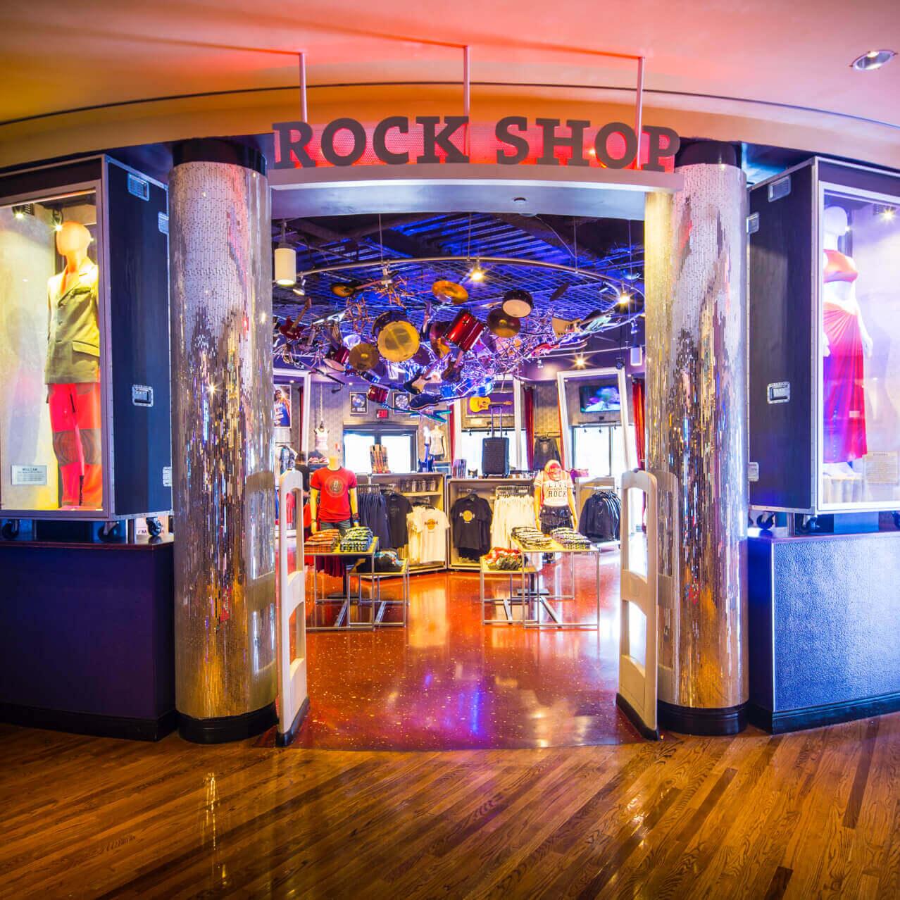 A entrada principal da Rock Shop dentro do Hard Rock Cafe no Universal CityWalk.