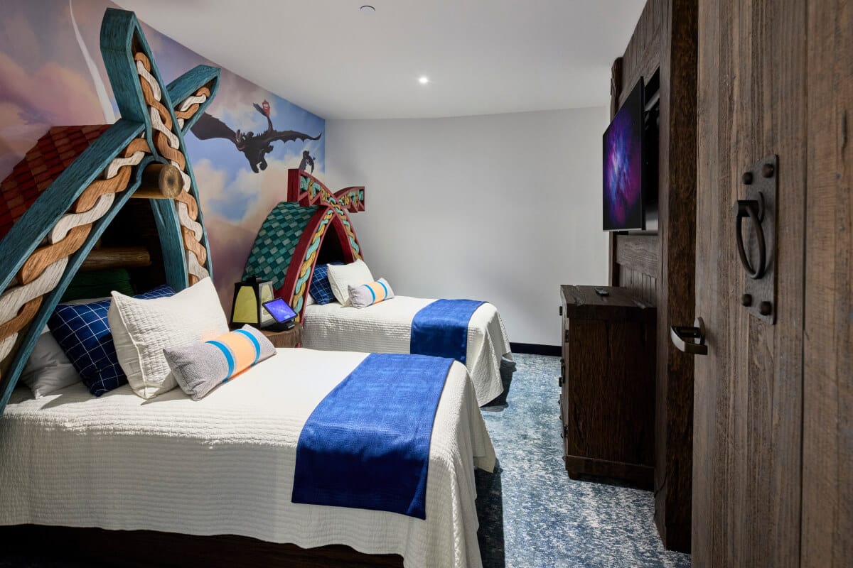 How to Train Your Dragon Kids' Suites no Universal Grand Helios Hotel, a Loews Hotel.