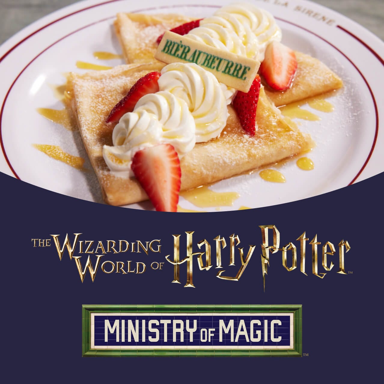 Butterbeer™ Crepe disponível no Café L’air De La Sirène com o logotipo do The Wizarding World of Harry Potter™ - Ministry of Magic™.