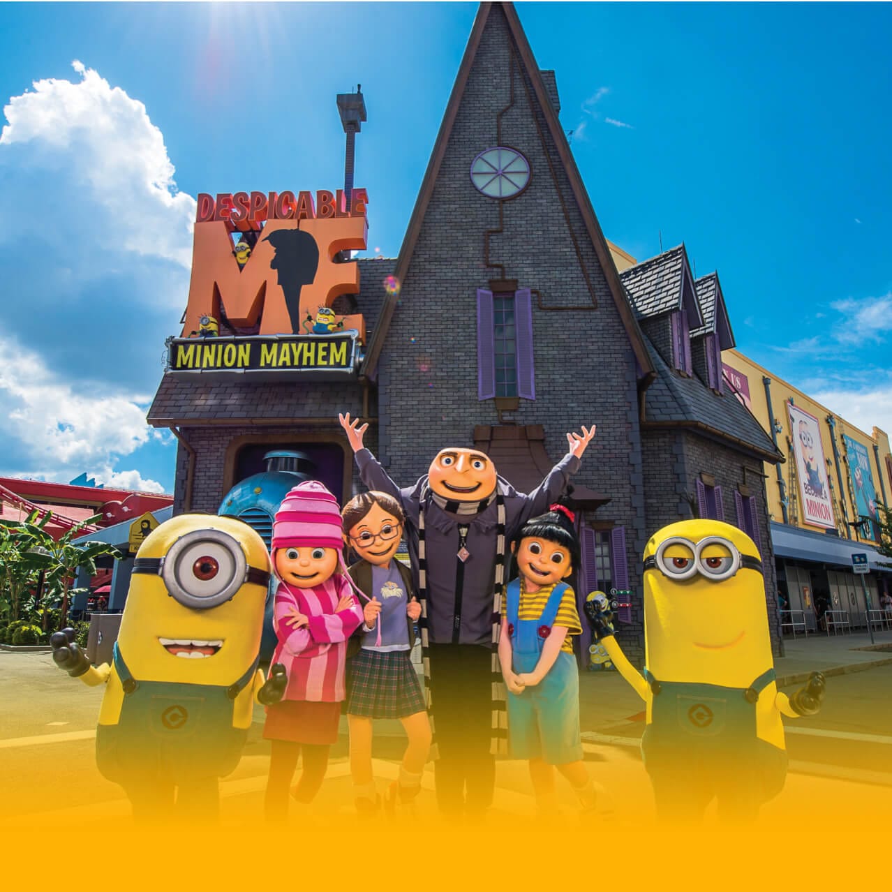 Personagens na Minion Land sorrindo