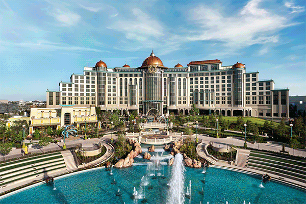 3 rotating images of the exterior of Universal Helios Grand Hotel, a Loews hotel, Universal Stella Nova Resort, Universal Terra Luna Resort