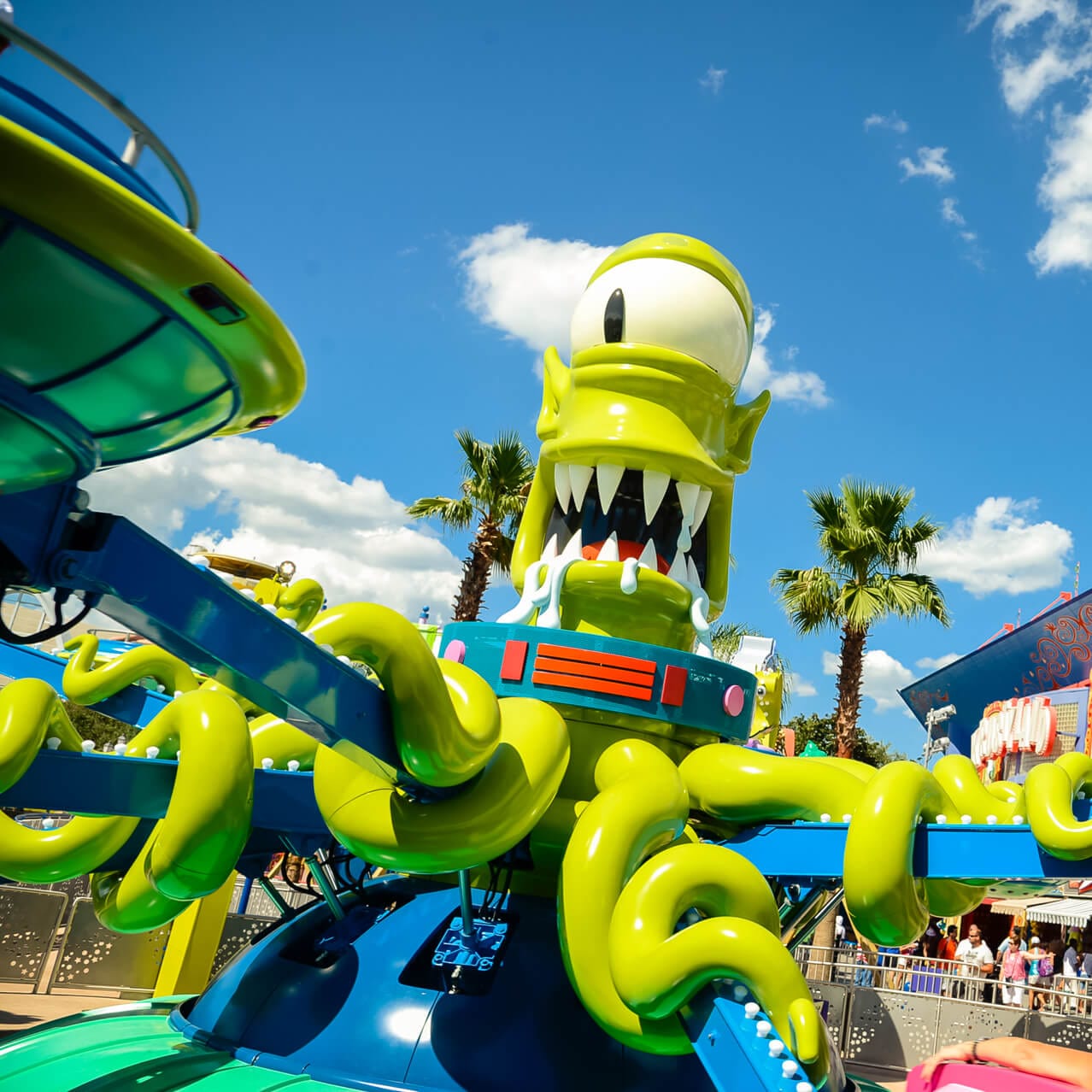 Kang & Kodos' Twirl 'n' Hurl | Universal Studios Florida™