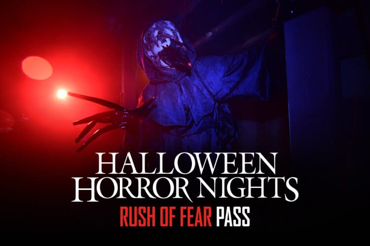 HALLOWEEN HORROR NIGHTS RUSH OF FEAR PASS logo: A cloaked scareactor with ghoulish red and white facial flesh and a black beak reaching out with long black fingers in eerie red light.